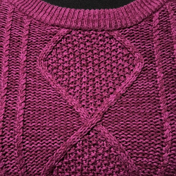 ⭐️ OLD NAVY Fuchsia Cable Knit Sweater ⭐️ - Picture 2 of 7
